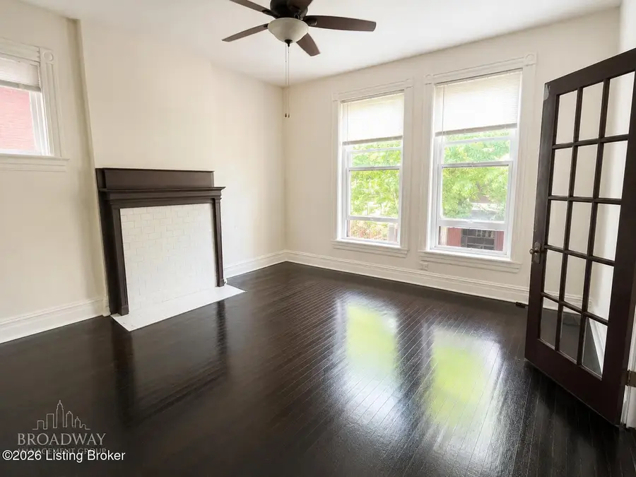 409 Fountain Ct, Louisville, KY 40208 - #2