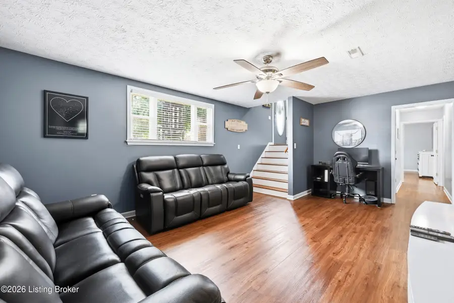 225 Melwood Dr, Shepherdsville, KY 40165 - #3
