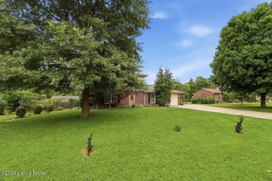 140 Raisor Ave, Bardstown, KY 40004 - #3