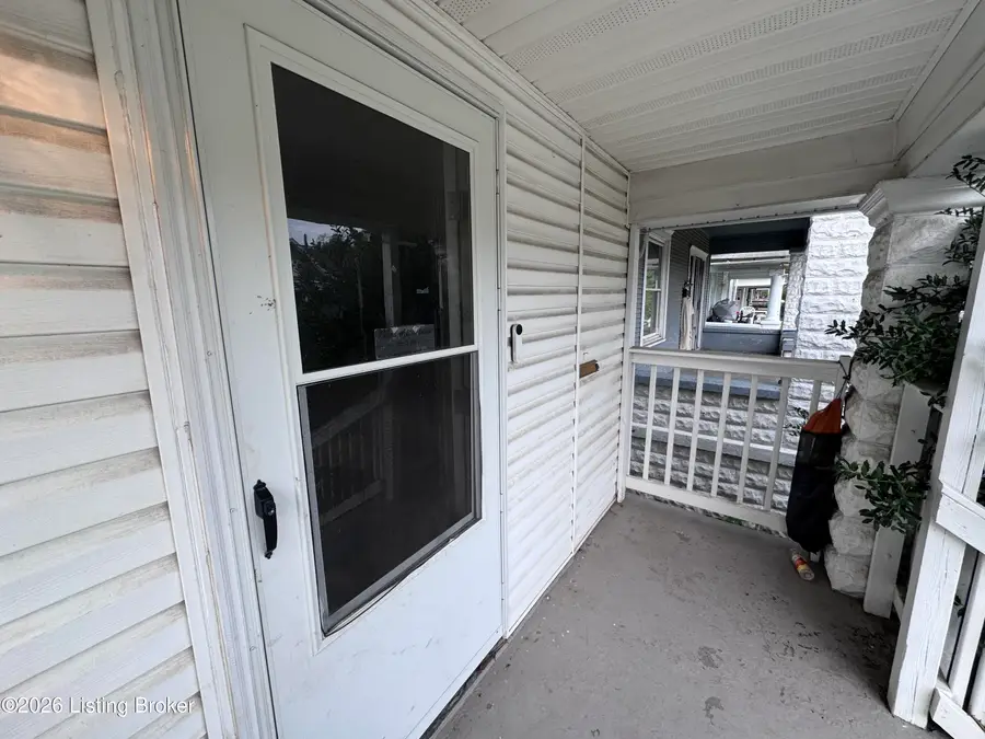 2329 W Oak St, Louisville, KY 40210 - #2