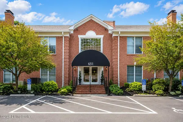 651 Breckenridge Ln #110, Louisville, KY 40207