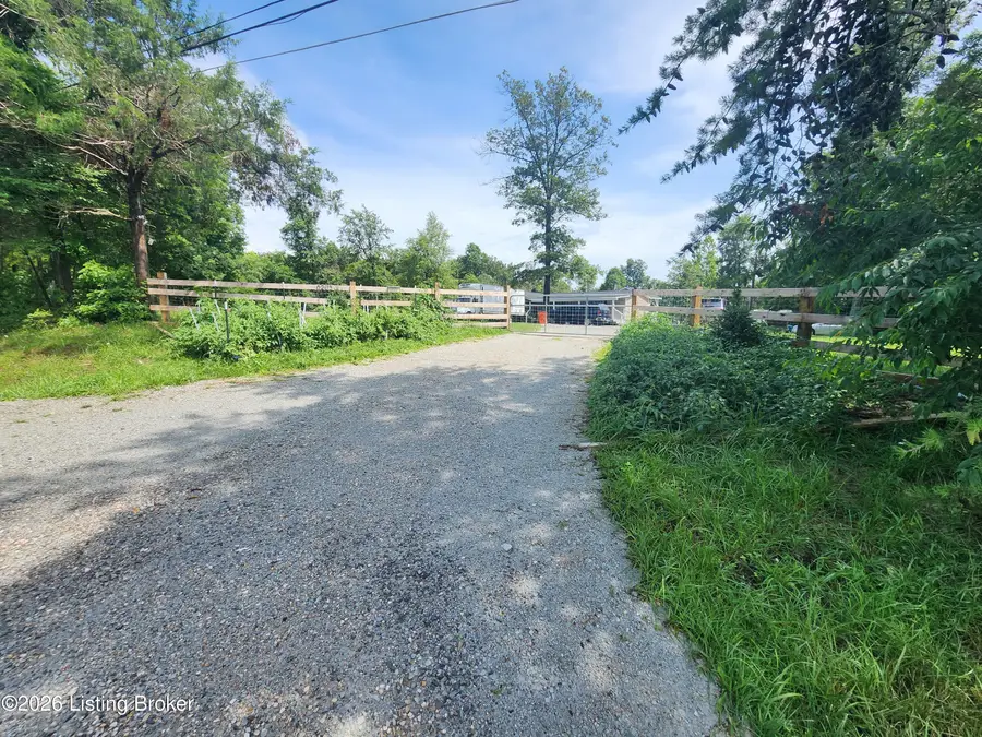 6205 Valley Creek Rd, Elizabethtown, KY 42701 - #2