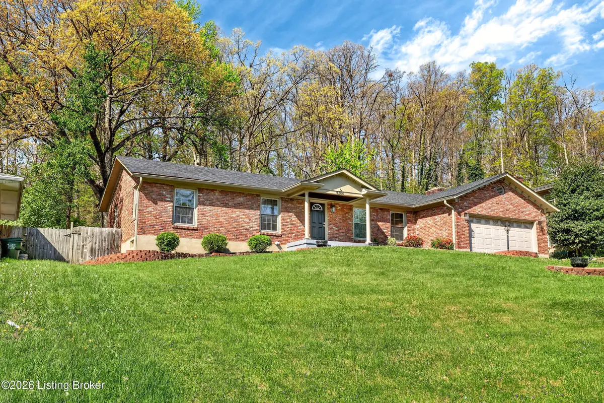 9206 Lakeridge Dr, Louisville, KY 40272 - #1