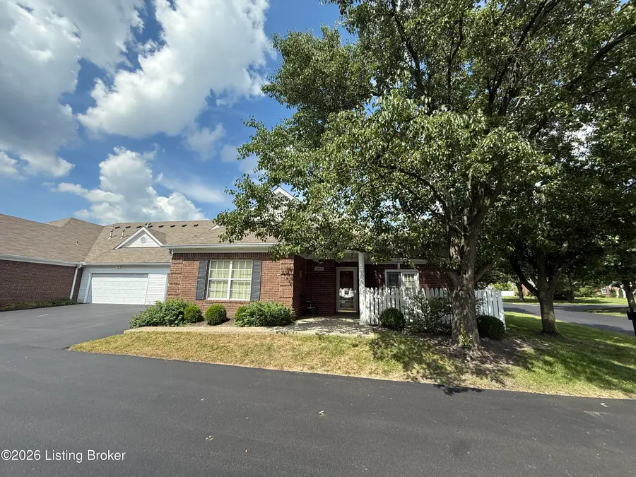 907 Spring Glen Way, Lyndon, KY 40242 - #2