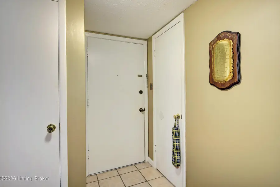 1935 Gardiner Ln #E70, Louisville, KY 40205 - #2