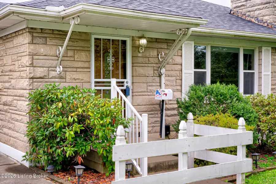 1006 Elaine Dr, Louisville, KY 40219 - #3