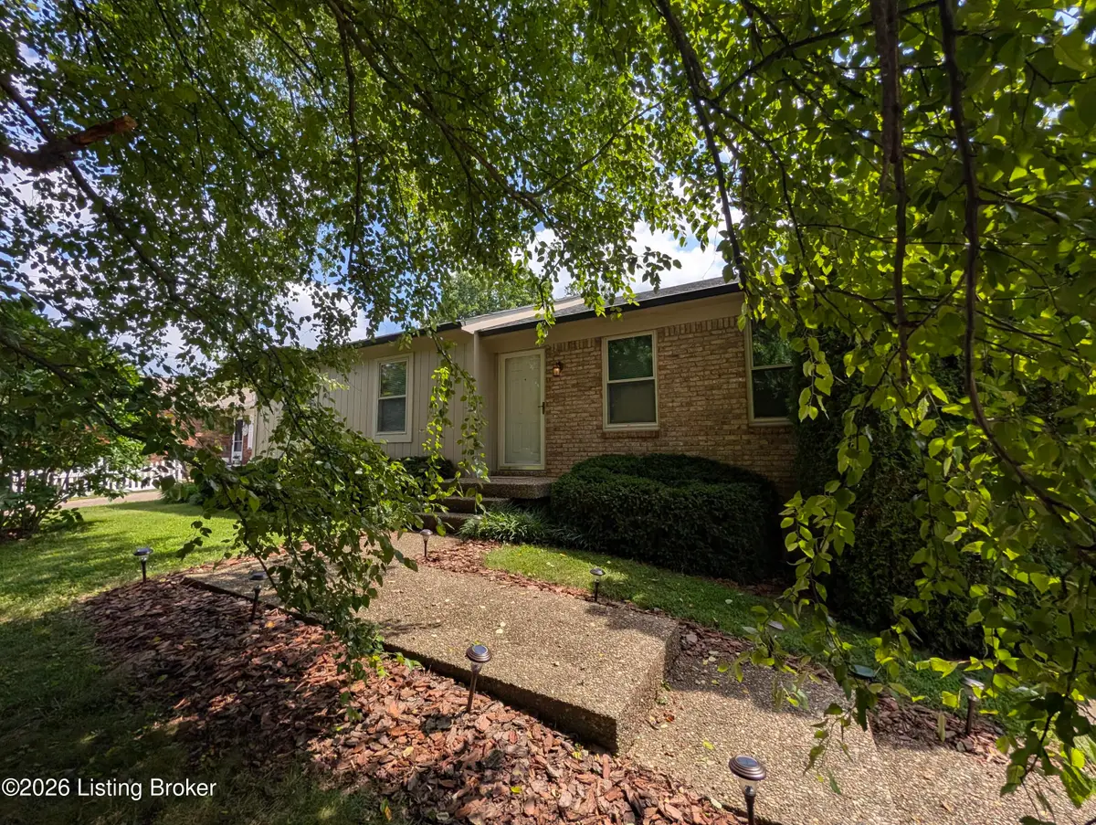 2003 Millgate Rd, Louisville, KY 40223 - #1