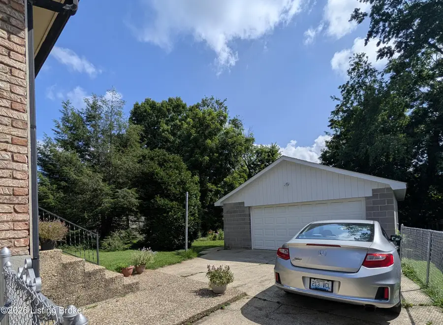 2003 Millgate Rd, Louisville, KY 40223 - #2