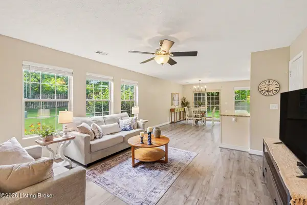 8622 Grand Neptune Dr, Louisville, KY 40228