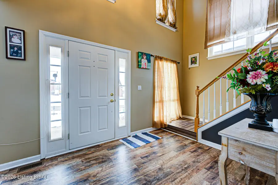 10611 Providence Dr, Louisville, KY 40291 - #2