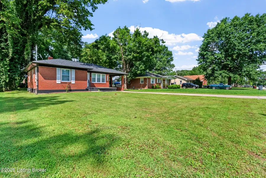 3218 Bridwell Dr, Louisville, KY 40216 - #3