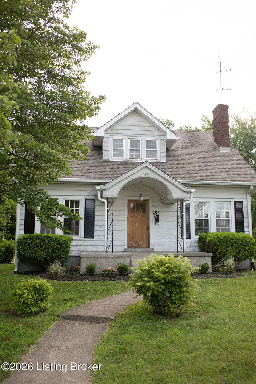 237 S Greensburg St, Hodgenville, KY 42748 - #3