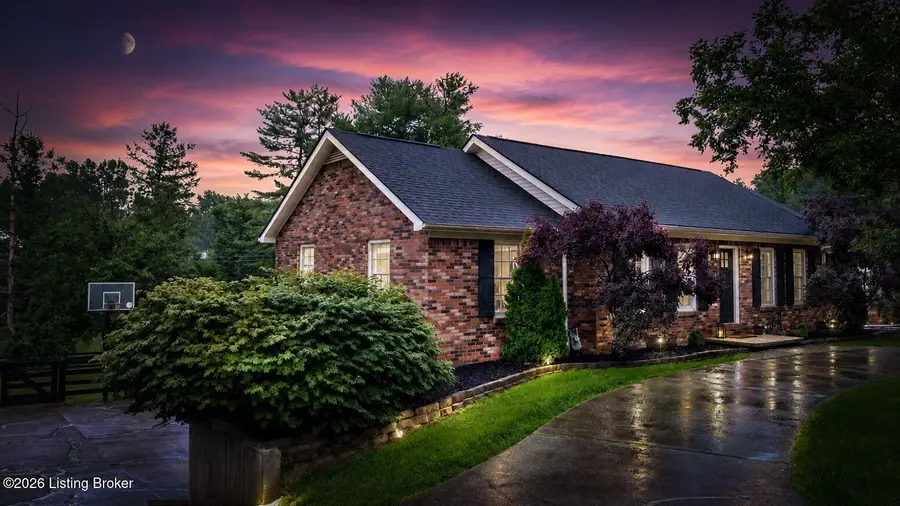 15 Cherokee Dr, Shelbyville, KY 40065 - #2