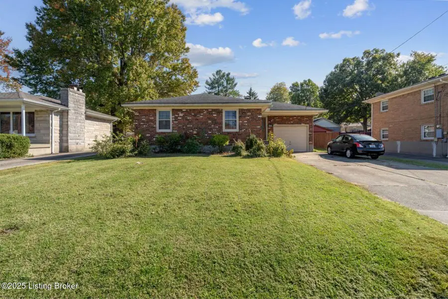 7508 Pimlico Dr, Louisville, KY 40214 - #2