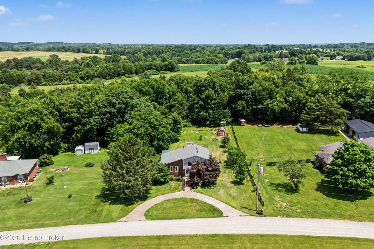 216 Shakeland Dr, Louisville, KY 40299 - #1