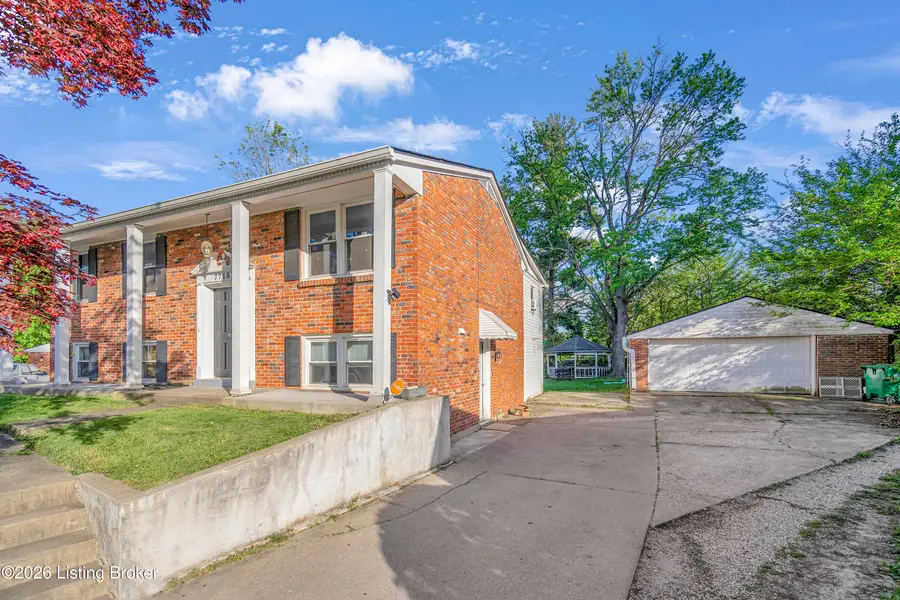 7718 St Bernard Ct, Louisville, KY 40291 - #2