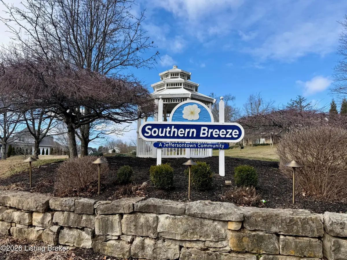 9807 Southern Breeze Ln, Louisville, KY 40299 - #1