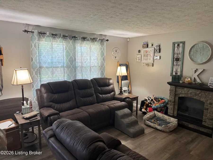 175 Prairie Dr, Louisville, KY 40229 - #2