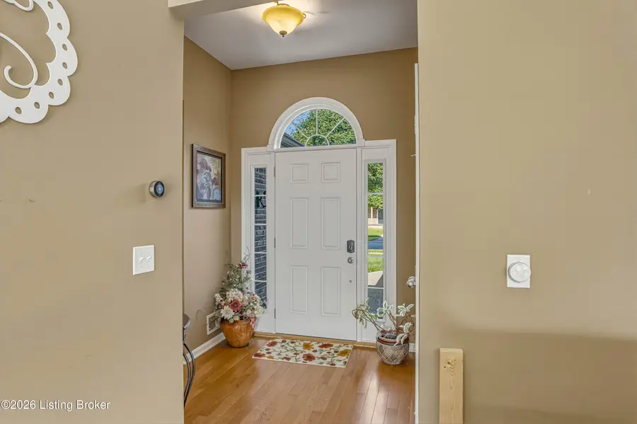 7011 Hollow Oaks Dr, Louisville, KY 40291 - #3