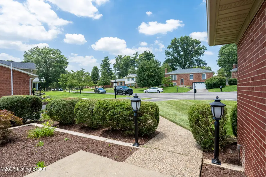 9814 Boxford Ct, Louisville, KY 40242 - #3