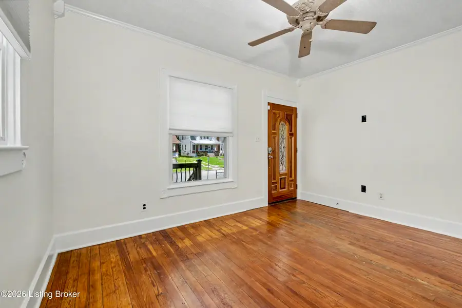 102 W Collins Ct, Louisville, KY 40214 - #3