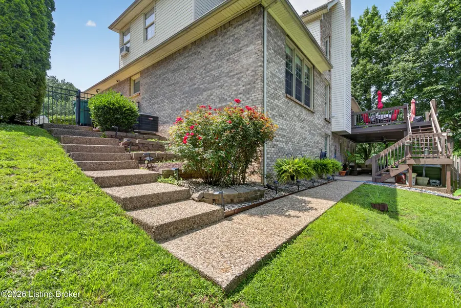 8807 Grand Ridge Ct, Louisville, KY 40214 - #3