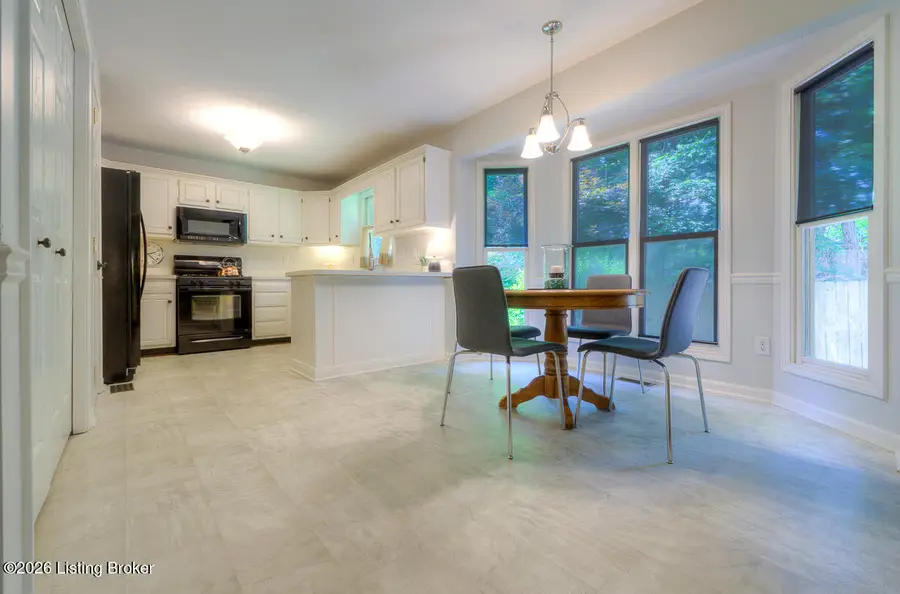 715 Auburn Oaks Dr, Louisville, KY 40214 - #3