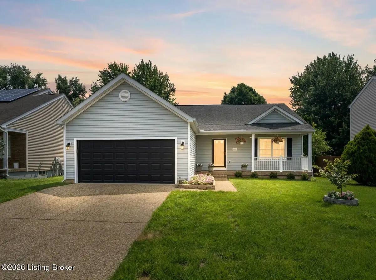 4517 Fallen Apple Ln, Louisville, KY 40218 - #1