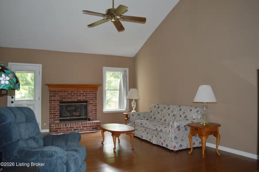 4725 Wooded Oak Cir, Louisville, KY 40245 - #3
