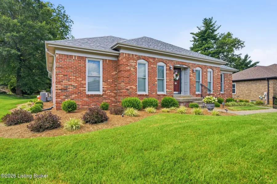 3425 Westwood Farms Dr, Louisville, KY 40220 - #3