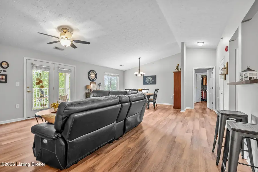 2600 Aristocrat Pl #302, Louisville, KY 40299 - #3