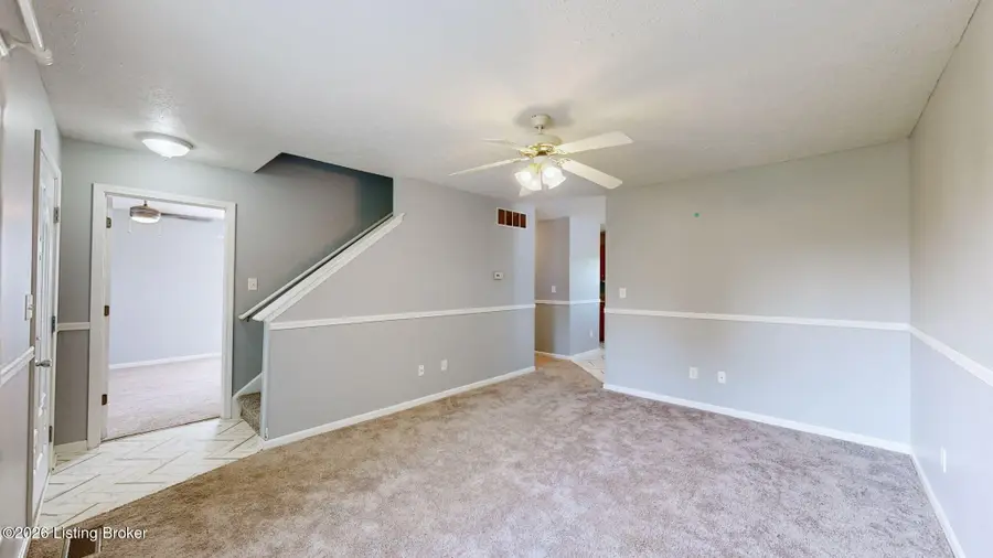 6815 Currington Cir, Louisville, KY 40258 - #2