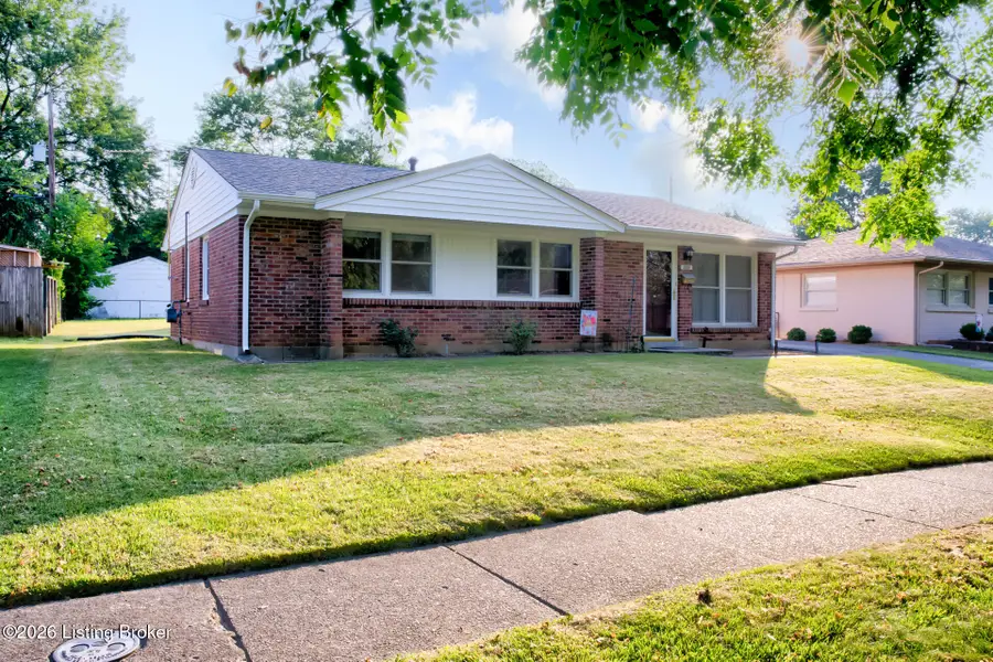 3521 Terrier Ln, Louisville, KY 40218 - #2