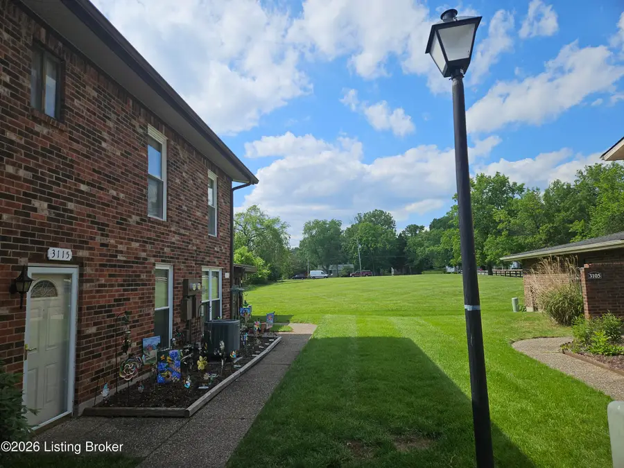 3115 Meadowside Ct, Louisville, KY 40214 - #2
