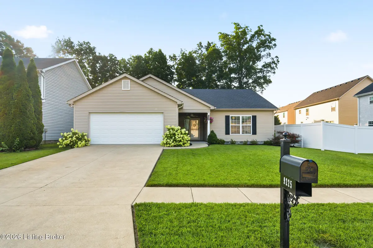 9225 River Trail Dr, Louisville, KY 40229 - #1