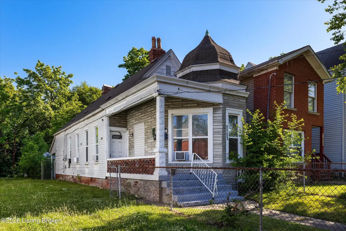 2723 W Chestnut St, Louisville, KY 40211 - #1
