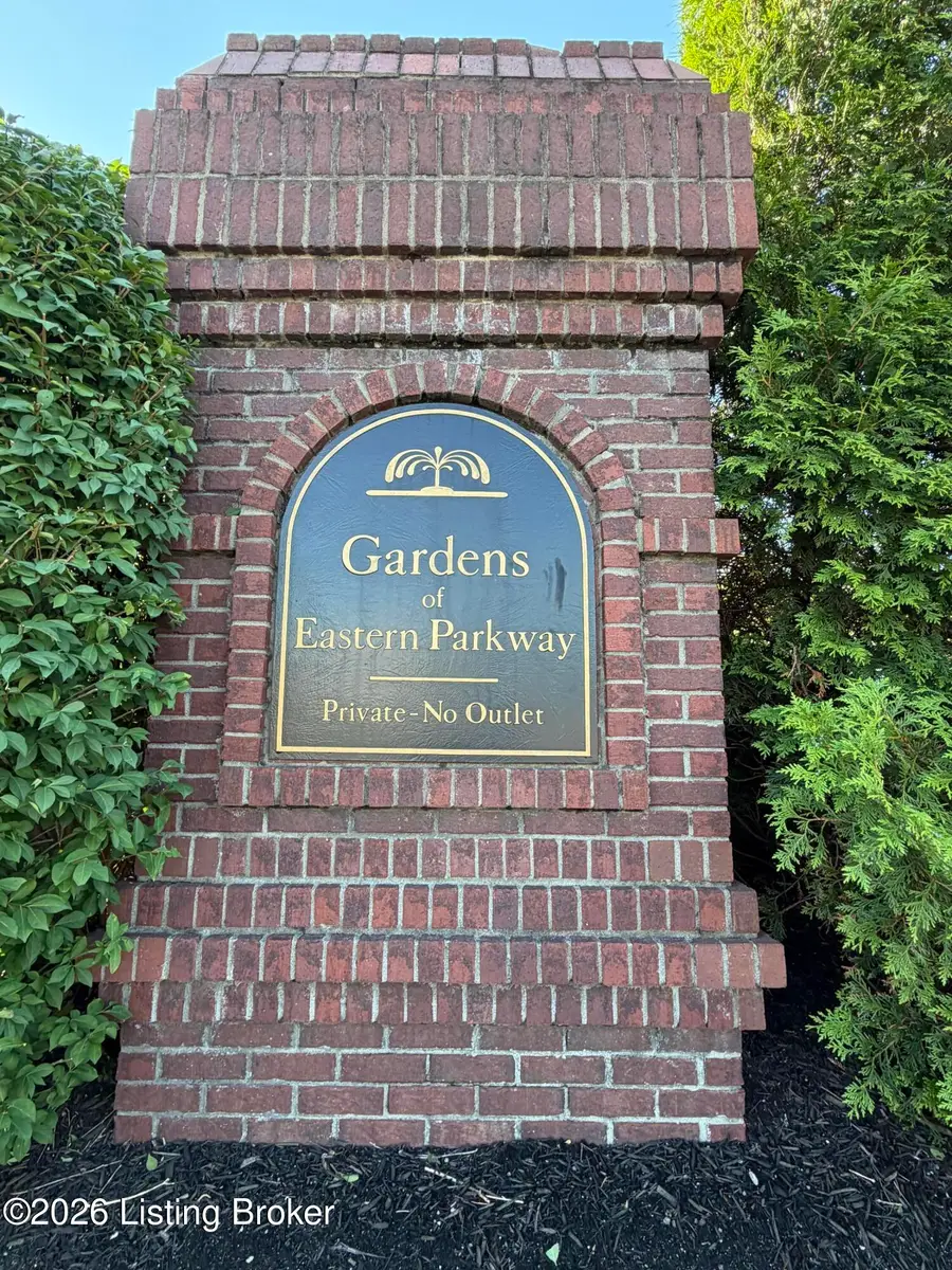 1278 Parkway Gardens Ct #APT 125, Louisville, KY 40217 - #2