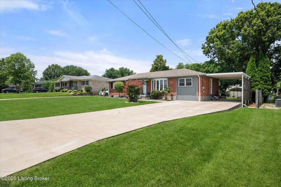 3327 Cardinal Ave, Pioneer Village, KY 40165 - #3