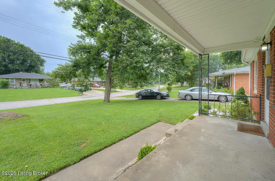 9306 Ponder Ln, Louisville, KY 40272 - #2