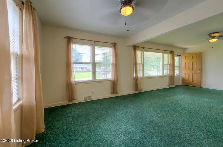 9306 Ponder Ln, Louisville, KY 40272 - #3