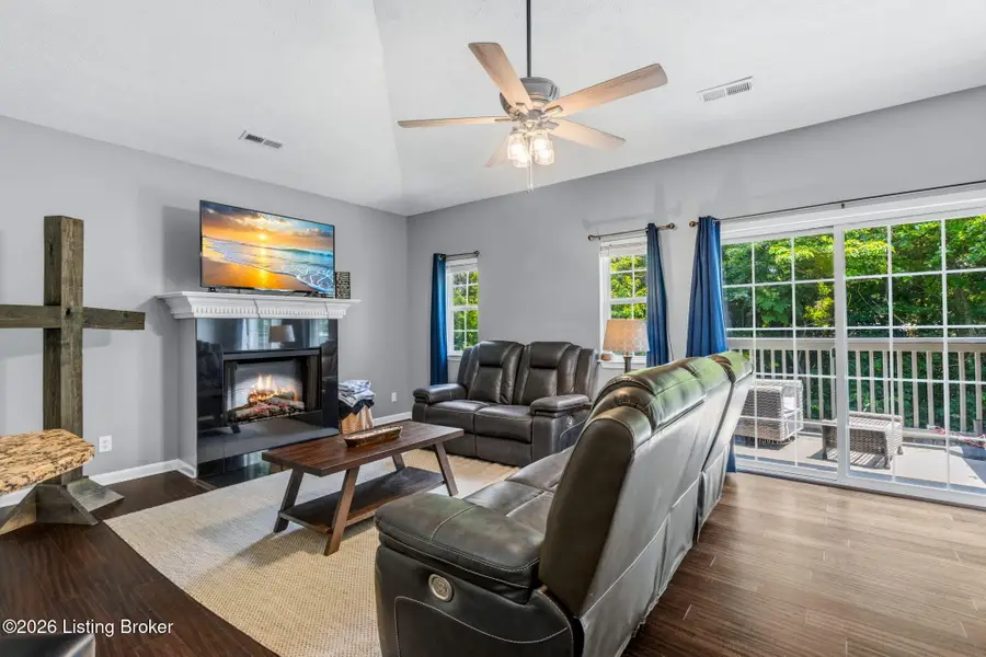 7301 Autumn Trace Dr #202, Louisville, KY 40214 - #2