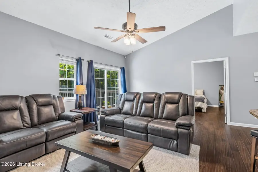 7301 Autumn Trace Dr #202, Louisville, KY 40214 - #3