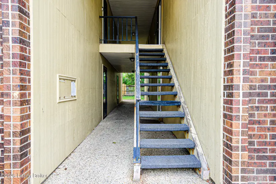7074 Wildwood Cir #APT 162, Louisville, KY 40291 - #2