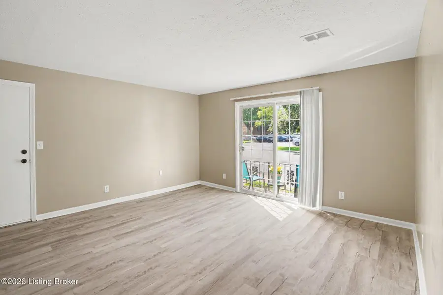 203 Flanders Ct #APT 2, Louisville, KY 40218 - #2