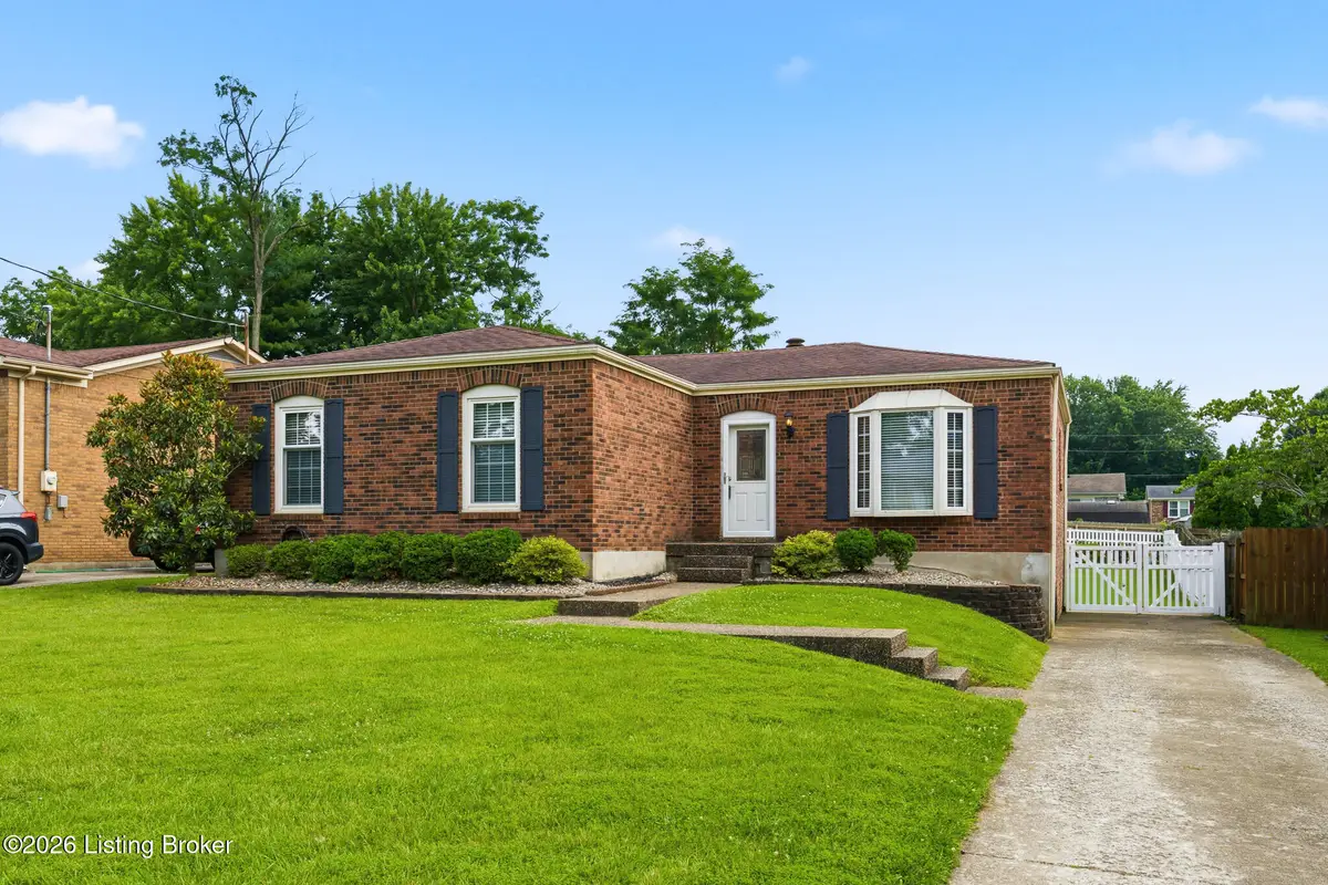 9208 N Pirogue Ct, Louisville, KY 40299 - #1