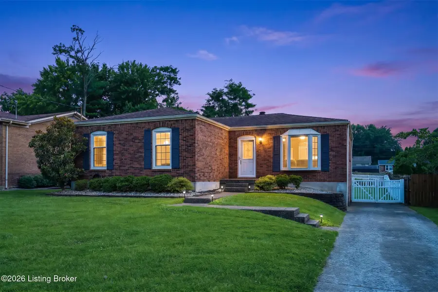 9208 N Pirogue Ct, Louisville, KY 40299 - #2