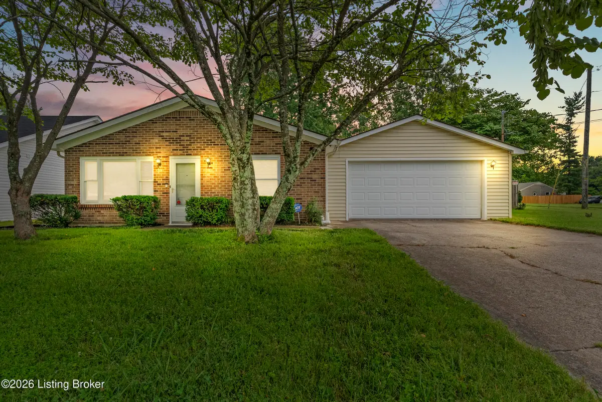 511 Old Harrods Creek Rd, Louisville, KY 40223 - #1