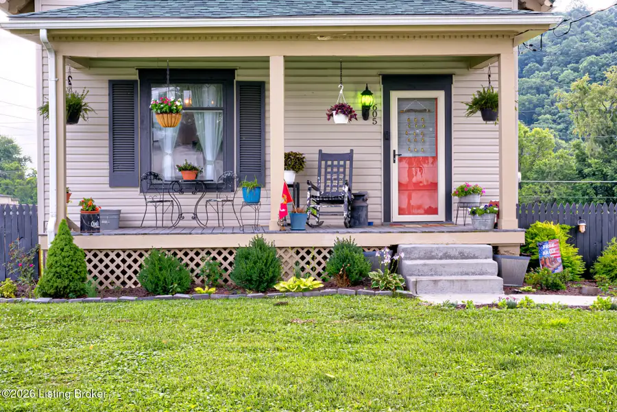 605 11th St, Carrollton, KY 41008 - #2