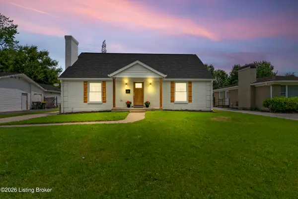 6817 Green Meadow Cir, Louisville, KY 40207