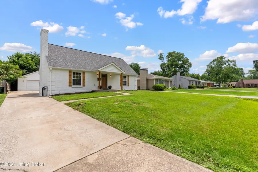 6817 Green Meadow Cir, Louisville, KY 40207 - #3